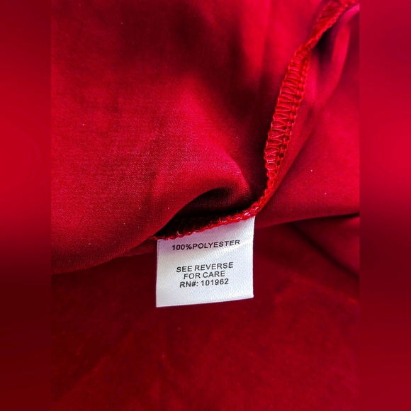 Chances R Lightweight Silky Sleeveless Flowy Metallic Red Christmas Top Blouse - Picture 7 of 7